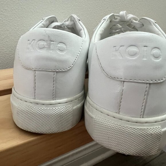 KOIO Capri Triple White - Picture 4 of 5